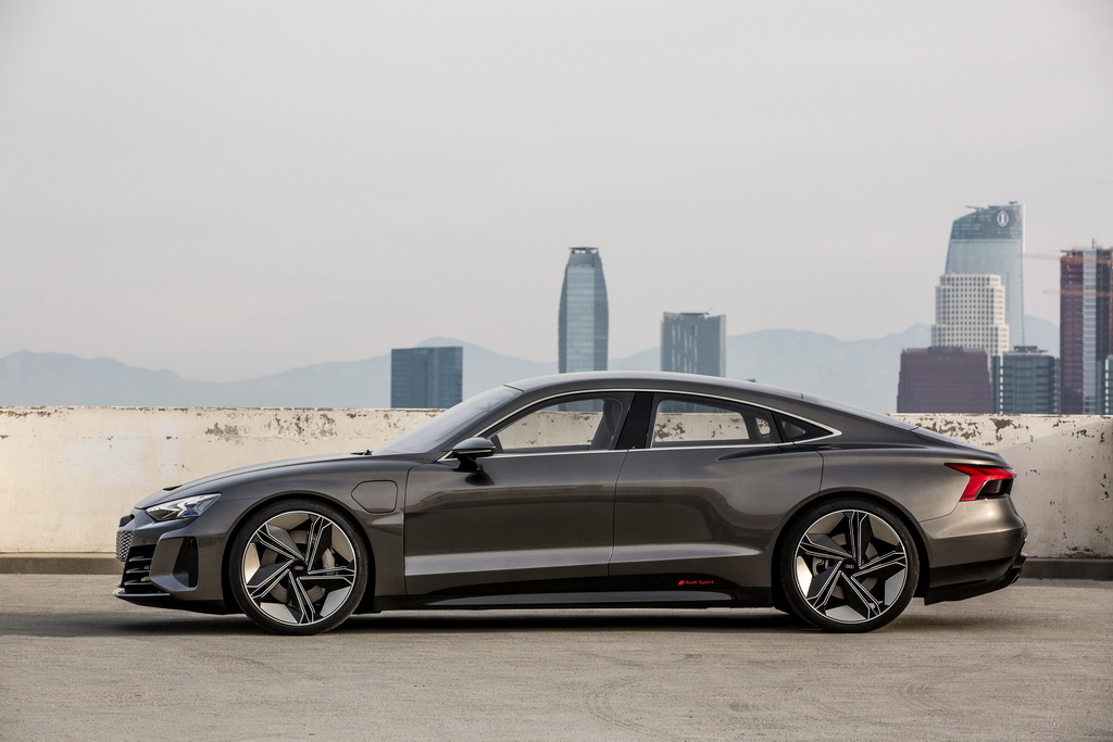 Audi e-tron GT concept side
