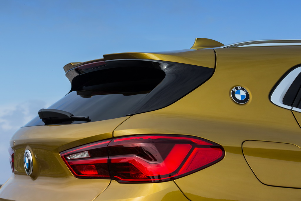 BMW X2 sDrive18i back detail