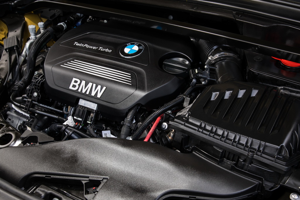 BMW X2 sDrive18i engine
