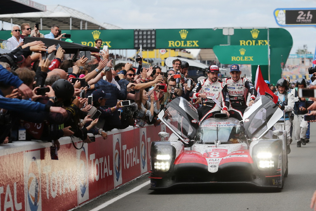 Μεγάλες νίκες για Toyota και Porsche στο Λε Μαν 1