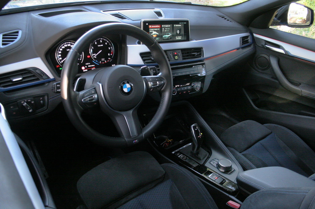 BMW X2 sDrive18d Steptronic dashboard