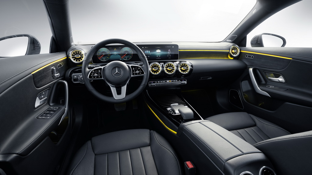 Νέα Mercedes CLA Shooting Brake interior