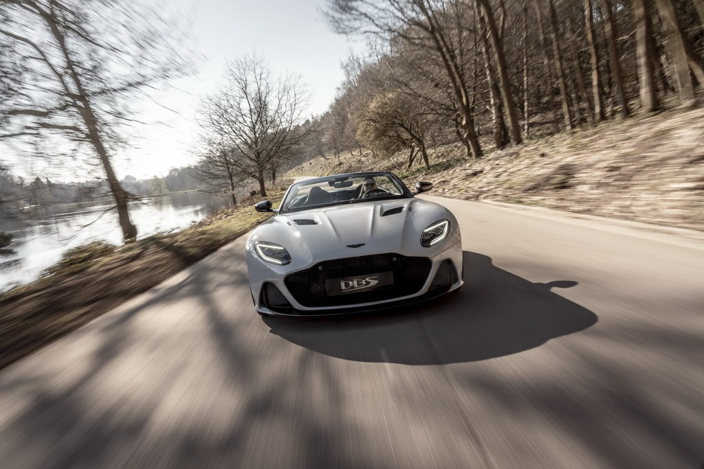 Aston Martin DBS Superleggera Volante front
