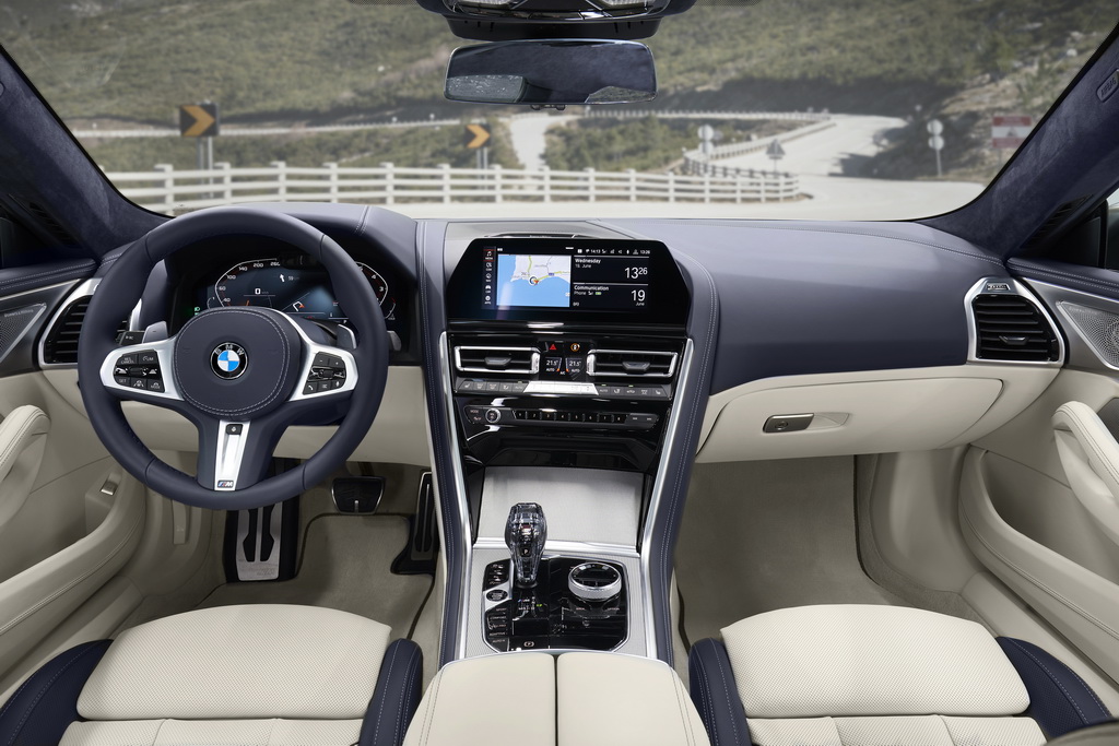 Νέα BMW Σειρά 8 Gran Coupe dashboard