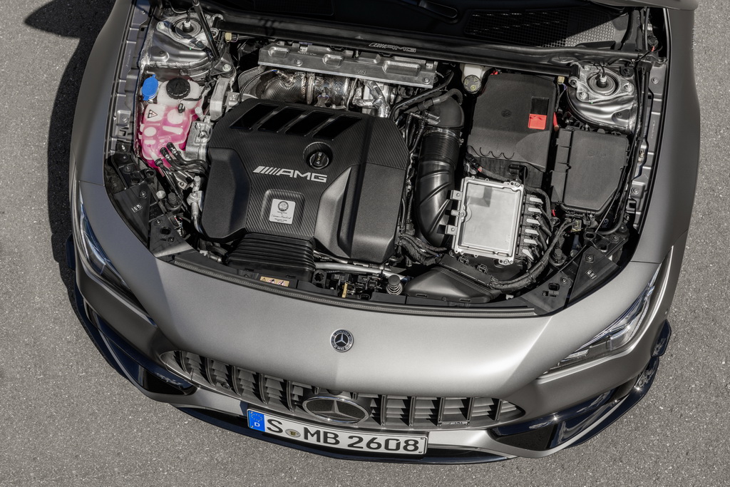 Νέα Mercedes AMG CLA 45 4MATIC+ Shooting Brake engine