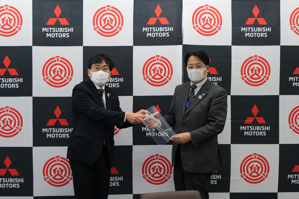 Η Mitsubishi Motors κατασκευάζει προστατευτικές ασπίδες