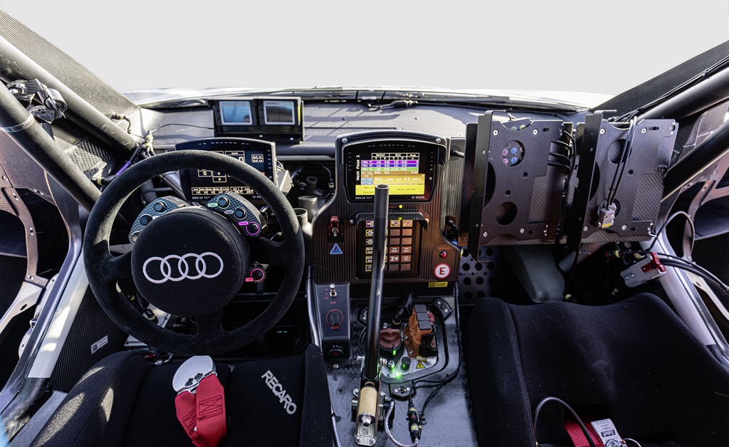 Audi RS Q e-tron cockpit