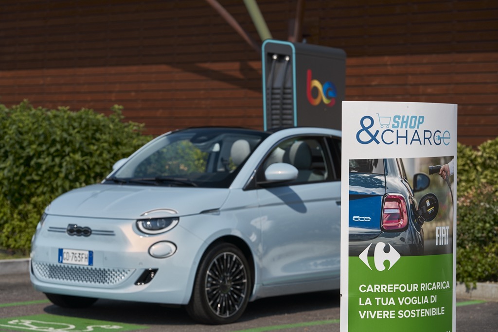FIAT 500 Shop and Charge