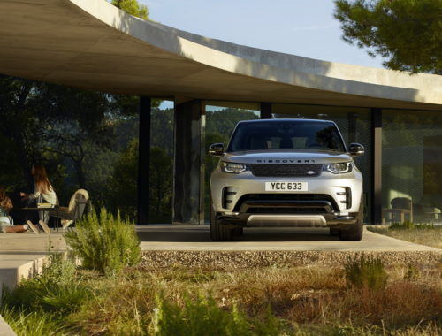 Land Rover Discovery Landmark Edition front