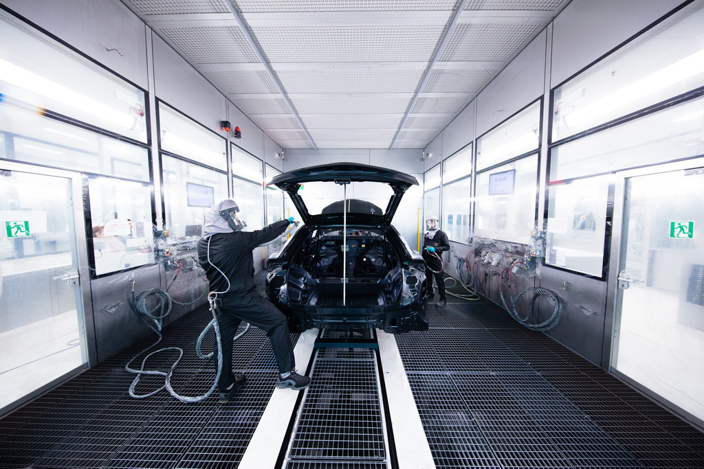 Νέες τεχνολογίες στο εργοστάσιο βαφής της Lamborghini