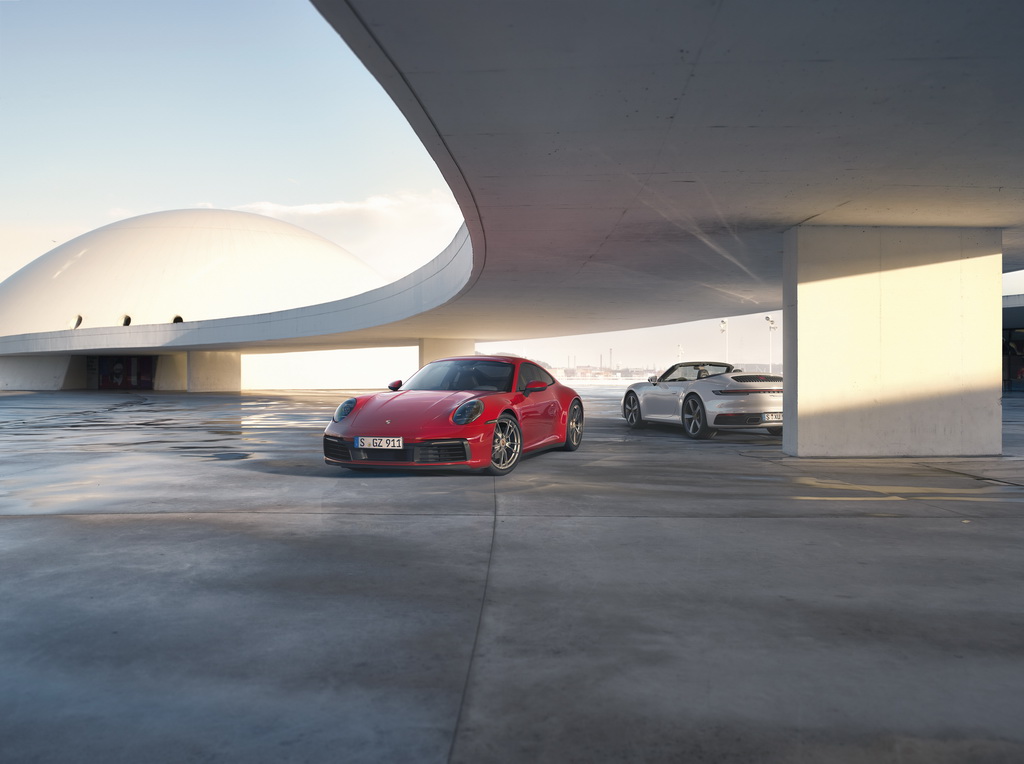 Νέες Porsche 911 Carrera 4 Coupe και 4 Cabriolet