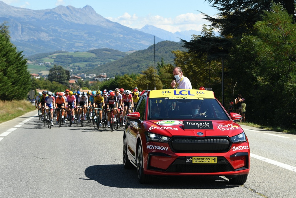 Το SKODA ENYAQ iV εξηλεκτρίζει το Tour de France