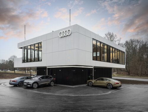 Παγκόσμια πρεμιέρα για πρωτοποριακό κόμβο φόρτισης της Audi